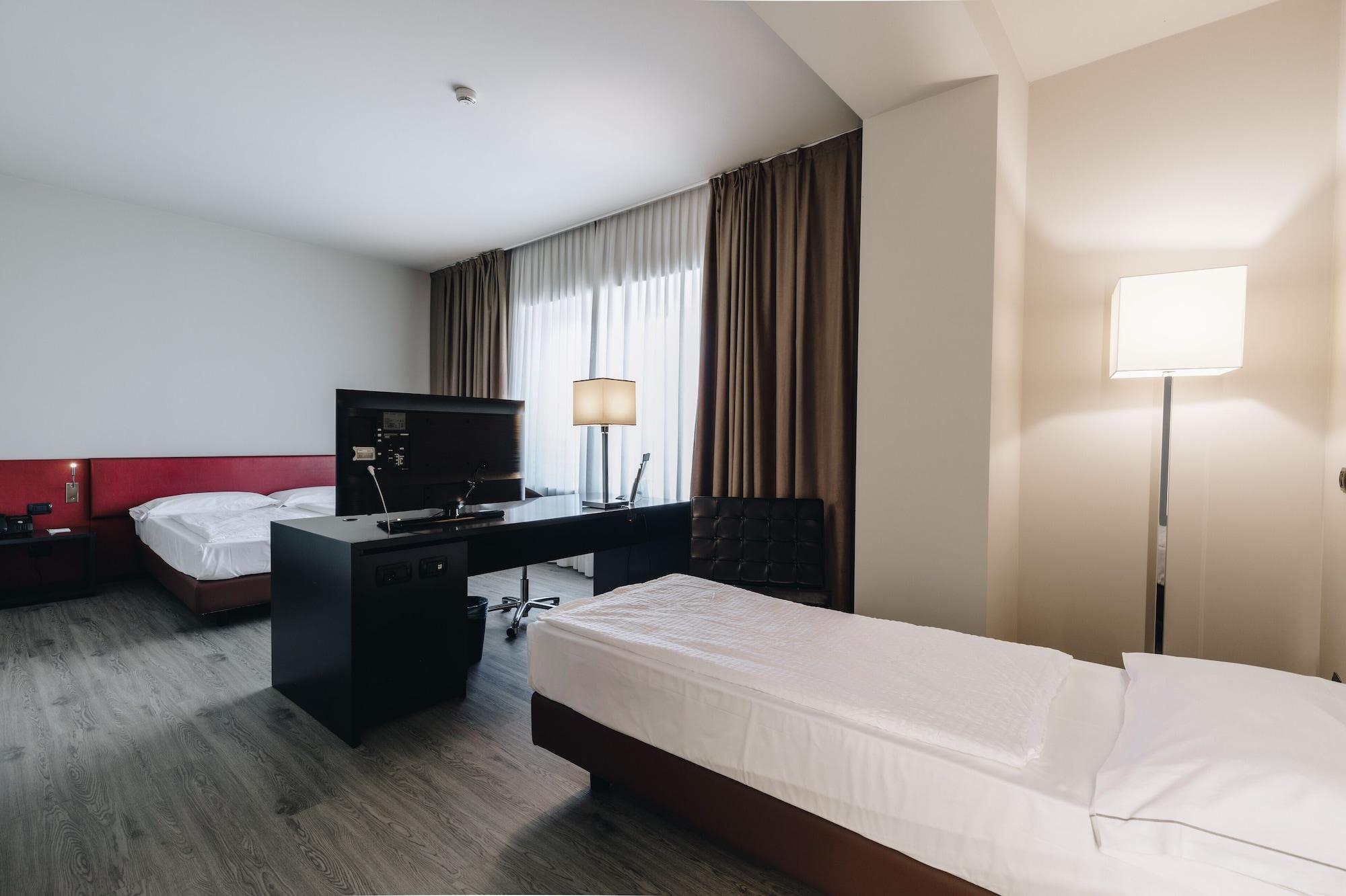 Hotel Continental Кремона Экстерьер фото