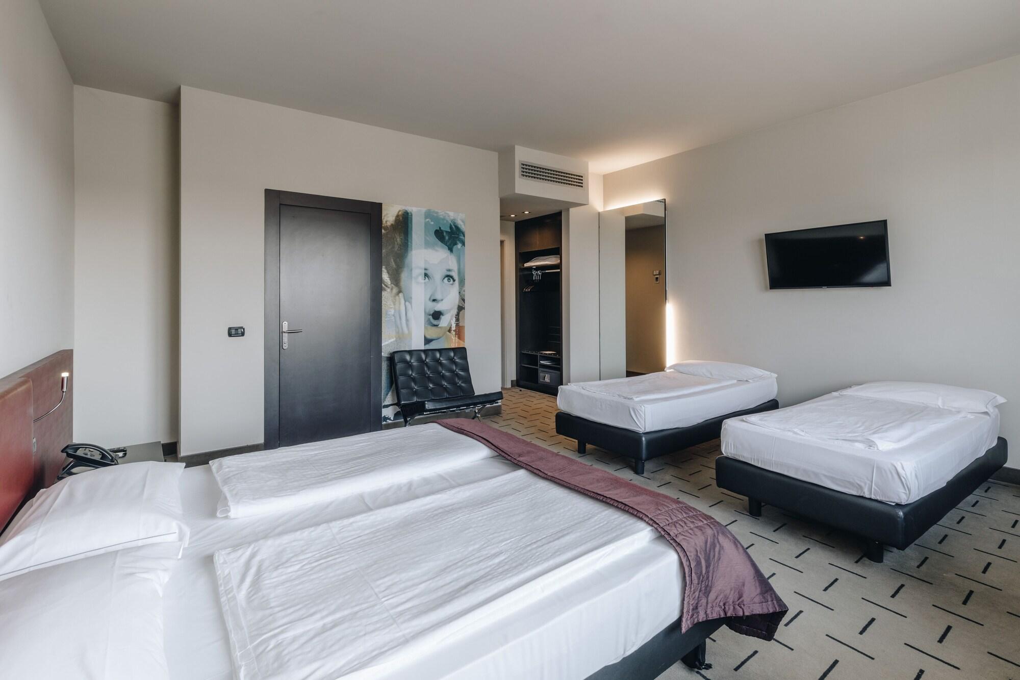 Hotel Continental Кремона Экстерьер фото