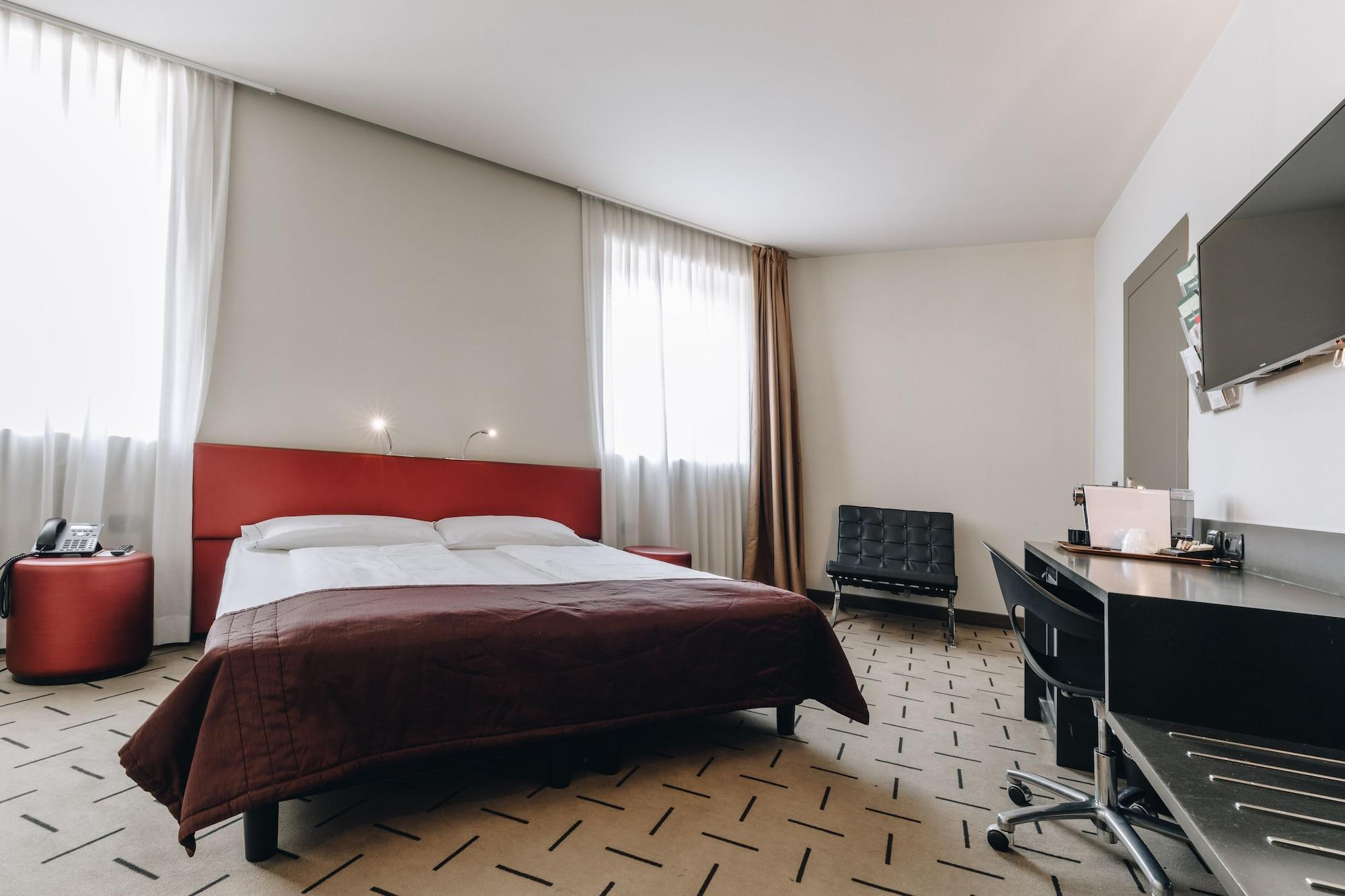 Hotel Continental Кремона Экстерьер фото