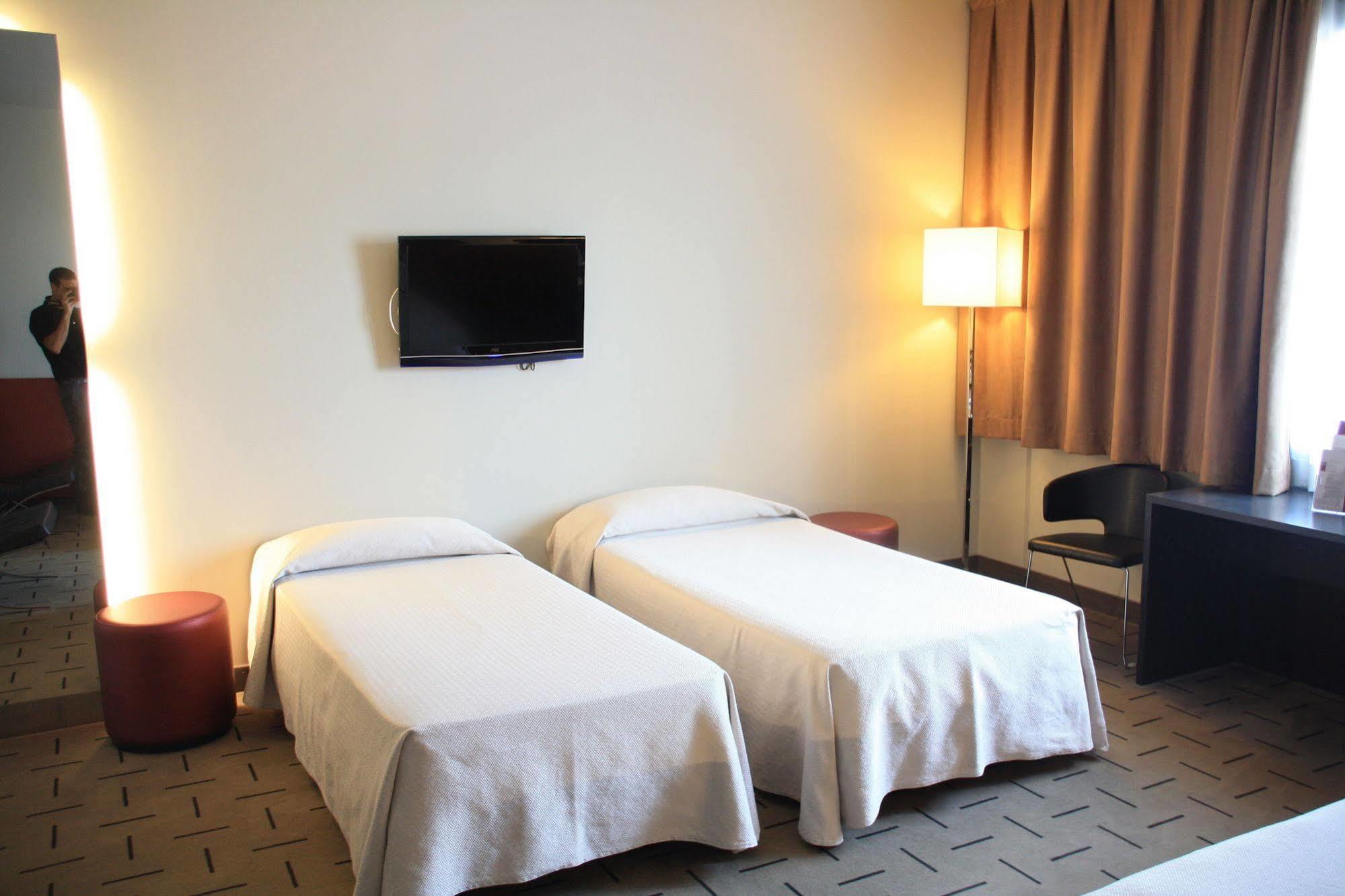 Hotel Continental Кремона Экстерьер фото