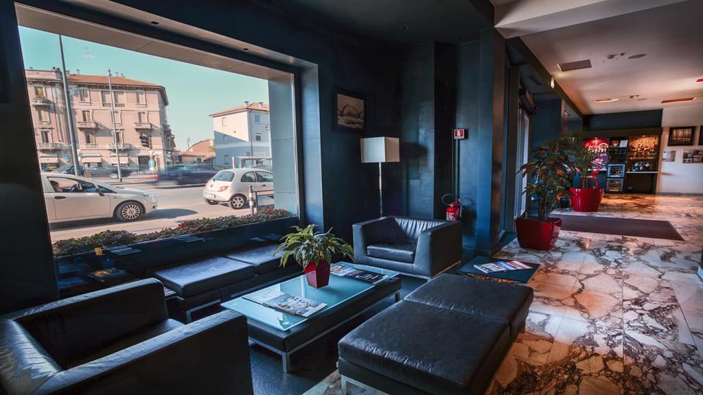 Hotel Continental Кремона Экстерьер фото